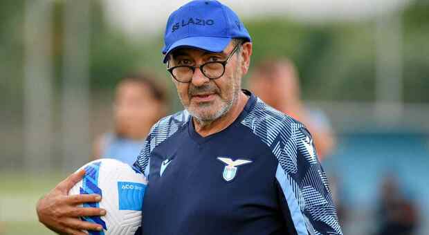 Lazio, Sarri ragiona sull'assetto anti Juve con Felipe Anderson falso nueve. Pesa il forfait di Immobile