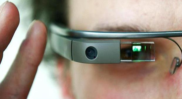 Google Glass, negli Usa il primo caso di dipendenza Indossava gli occhiali 18 ore al giorno