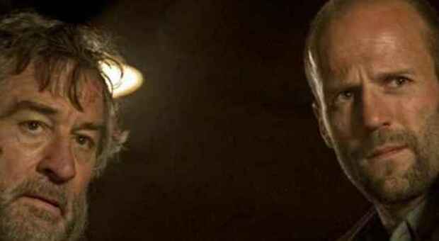 Stasera in tv, lunedì 13 settembre su Italia 1 «Killer Elite»: curiosità e trama del film con Robert De Niro