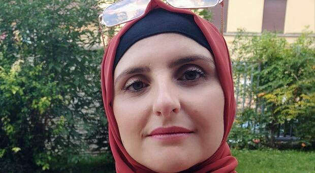 Assia Belhadj, candidata col velo, denuncia post di odio sui social. La procura di Belluno archivia: «Non abbiamo Facebook»