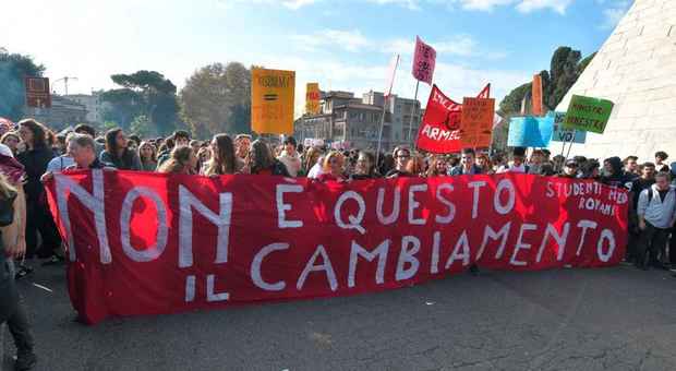 Una protesta degli studenti a Roma (foto d'archivio)