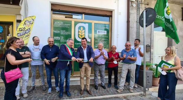 Frosinone, ad Amaseno inaugurata la nuova sede di Confagricoltura: donato un defibrillatore