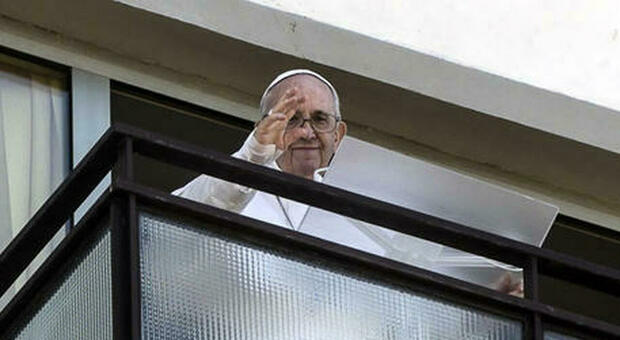 Il Papa a luglio dopo l'operazione al Gemelli
