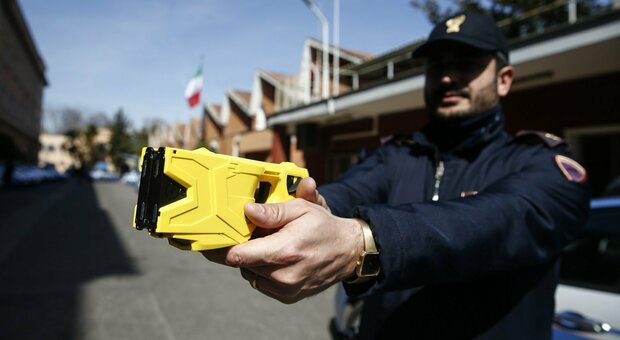 Poliziotti col taser a Terni e Orvieto, I sindacati: "Uno strumento per lavorare in sicurezza"