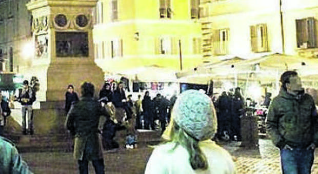 Roma, turista svedese stuprata a Campo de' Fiori: arrestati due camerieri