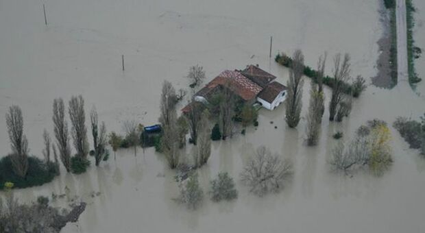 Assicurazioni, Swiss Re: 2021 tra anni più costosi per catastrofi naturali