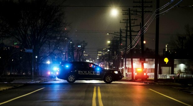 Detroit, arrestati i genitori del 15enne che ha sparato: gli avevano regalato la pistola