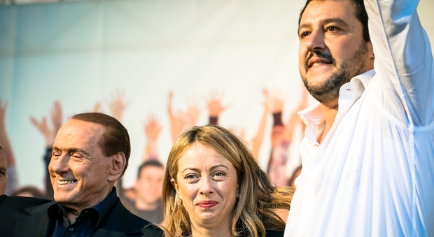 Berlusconi incontra Salvini e Meloni: il "no" del centrodestra al referendum