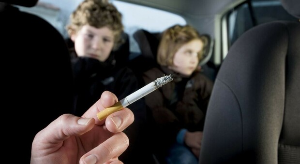 Nuova Zelanda vieterà la vendita di sigarette dal 2027. Ministra: «Vogliamo che i giovani non inizino mai a fumare»