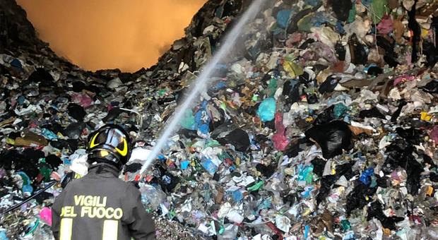 Incendio Tmb Salario, si rischia un Natale in emergenza rifiuti