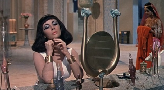 Elisabeth Taylor nel film "Cleopatra"