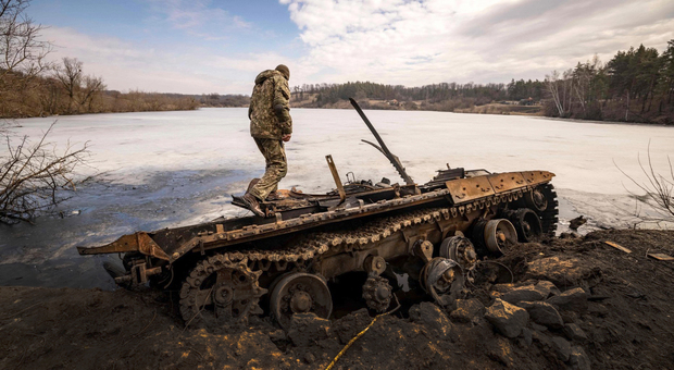 La Russia sta per esaurire le armi? Missili e tank fabbricati in Ucraina e la Francia non vende più: Putin rischia di restare a secco