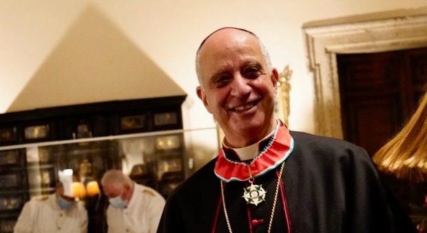 La Stella d'Italia a monsignor Fisichella, la lectio sulla postmodernità: «Guai a rompere con le tradizioni»