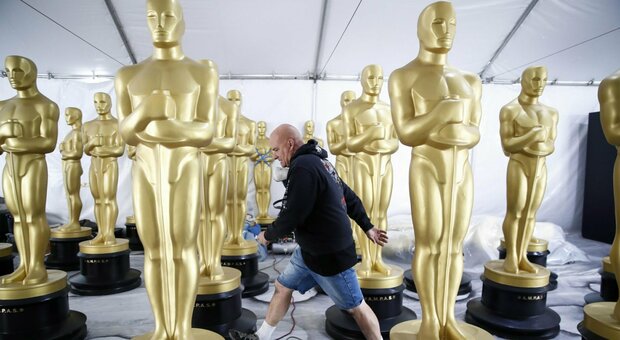 Ultimi preparativi prima della consegna delle statuette degli Oscar
