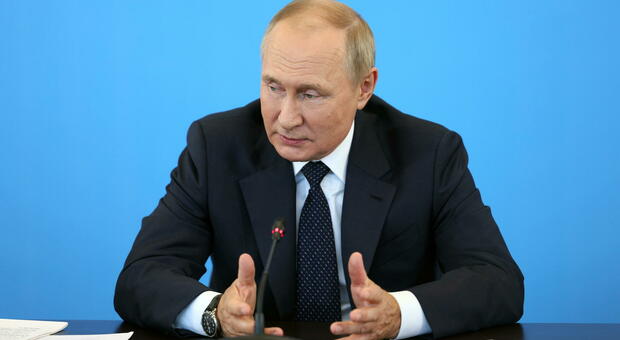 Putin, sabotaggi dall'interno o attacchi dagli 007 di Kiev? Le misteriosi esplosioni in Russia agitano il Cremlino