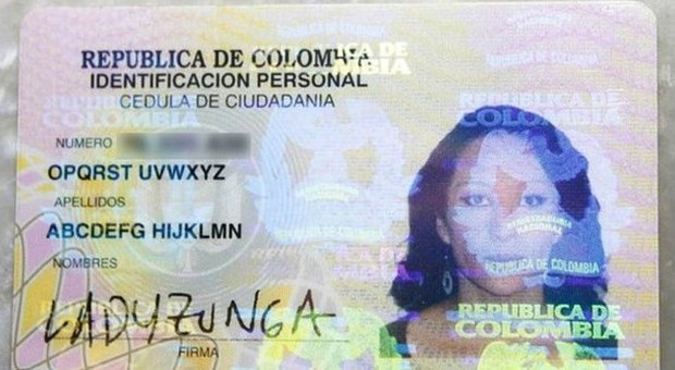 la carta d'identità della signora Uvwxyz