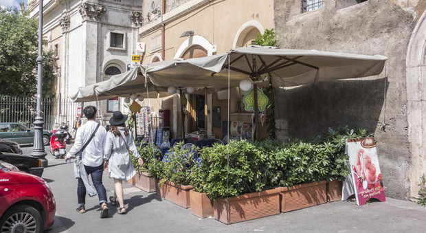 Roma, nei bar prezzi gonfiati per i turisti: un altro caso davanti al Campidoglio