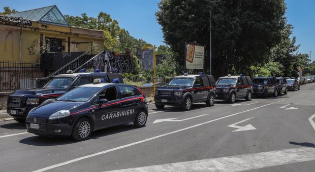 Roma, cellula anarchica con base centro sociale programmava attentati: sette arresti