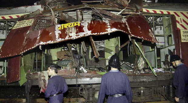 Mumbai, uccisero 190 persone negli attentati sui treni: in 5 condannati a morte