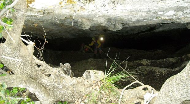 Svelato il mistero di Monte Spaccato: trovata la "gabbia" dell'esploratore inglese scomparso nell'800