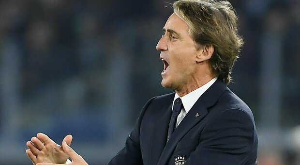 Mancini: «Balotelli? Non è scelta disperata, proveremo altre situazioni tattiche»