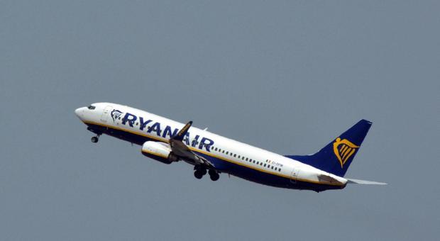 Ryanair, approvato il contratto degli assistenti di volo italiani