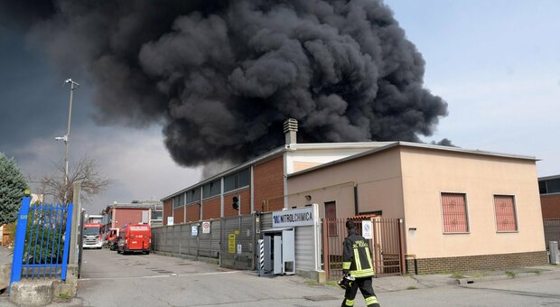 Incendio San Giuliano, NitrolChimica distrutta: di cosa si occupa l'azienda, dai solventi ai rifiuti pericolosi