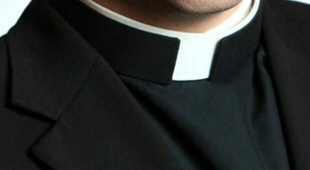 Orvieto, giovane immigrato ospite di un centro di accoglienza accusa di violenza sessuale un ex sacerdote