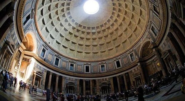 Roma, riapre il Pantheon tra mascherine e termoscanner. Pronti anche Etrusco, Appia e Barberini