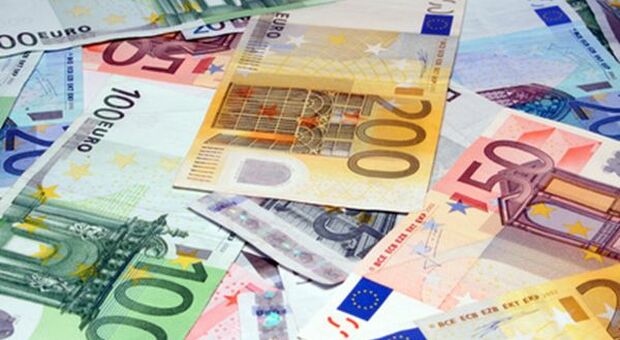 Bulgaria conferma obiettivo di adottare l'euro dal 2024