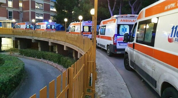 Covid Palermo, il sindaco Orlando lancia l'allarme ospedali: «Si va verso strage annunciata»
