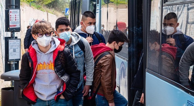 Roma, mascherine Ffp2 sui bus: l obbligo contro i contagi