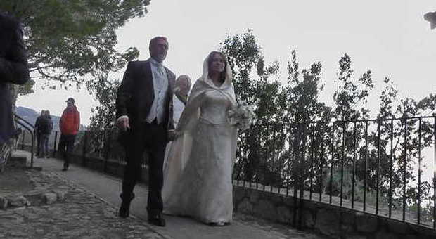 L'attore Fabio Testi sposo a 73 anni: a nozze ad Anacapri con Antonella