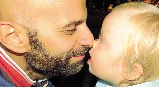 Luca, il papà single e gay che ha adottato una bimba down: «Alba è stata rifiutata da 7 famiglie»