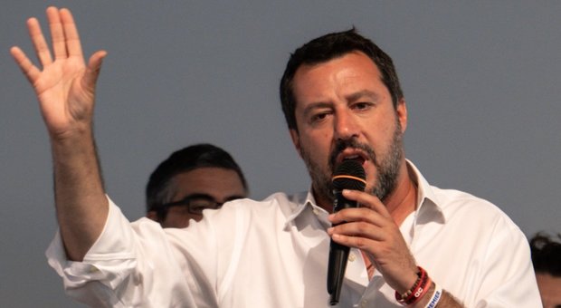 Salvini: un ministero per trattare con la Ue. Ma Conte: prudenza