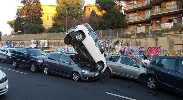 Maxi tamponamento in via Portuense: traffico in tilt