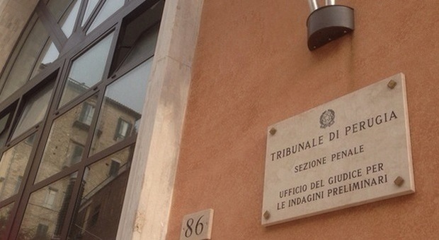 Perugia, condannato a sette anni l'uomo che si è presentato dai carabinieri dopo aver accoltellato il vicino