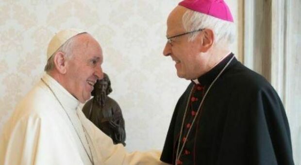 Monsignor Spreafico con Papa Francesco