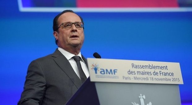 Hollande: «Siamo in guerra contro il terrorismo, stato d'emergenza per altri tre mesi»