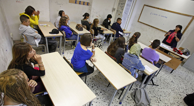 Scuola, l'educazione civica rischia di non entrare in aula: è corsa contro il tempo