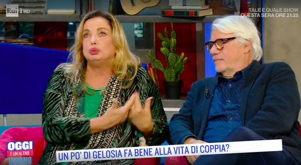 Simona Izzo e Ricky Tognazzi a "Oggi è un altro giorno": «Spogliarci con altri? Altro che spettacolo»