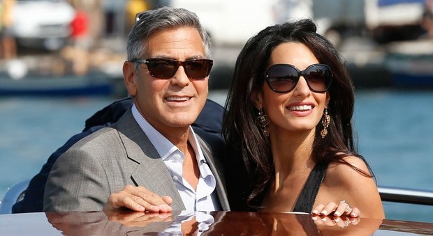 George Clooney presto papà, Amal aspetta due gemelli