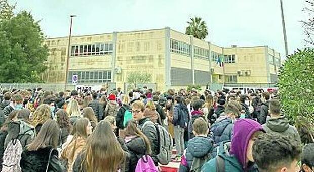 Tensione anche al liceo Majorana dopo la stretta sulle assenze per lo sciopero