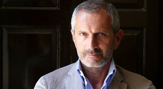 Lo scrittore Gianluca Carofiglio