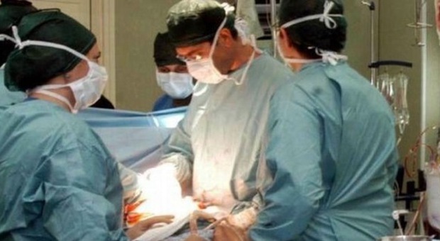 Foggia, costringevano ragazze a pagare per abortire: arrestati due medici