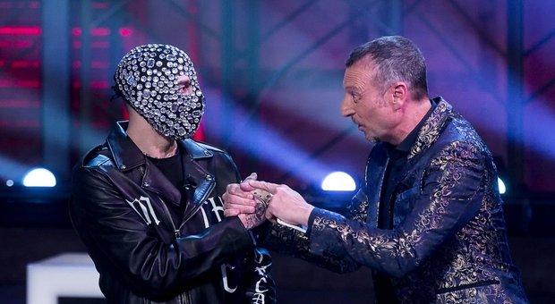 Junior Cally tra alcol e condanne per furto: chi è il rapper che rischia l'espulsione da Sanremo 2020
