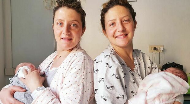 Le gemelle Susanna e Romina Pacini dei Castelli Romani: hanno partorito nello stesso giorno al San Giovanni