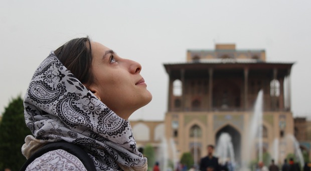 La reatina Chiara Costantini tra i manifestanti di Pisa a favore delle donne iraniane