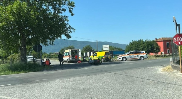 Incidente sulla Casilina: scontro tra un’auto ed una moto, ferito il centauro