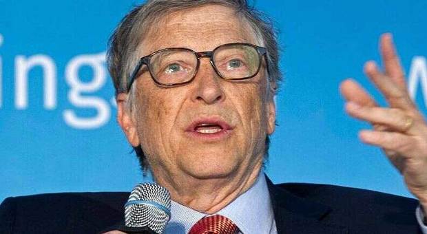 Coronavirus, Bill Gates chiama Giuseppe Conte: «Bene l'Italia nella ricerca del vaccino»